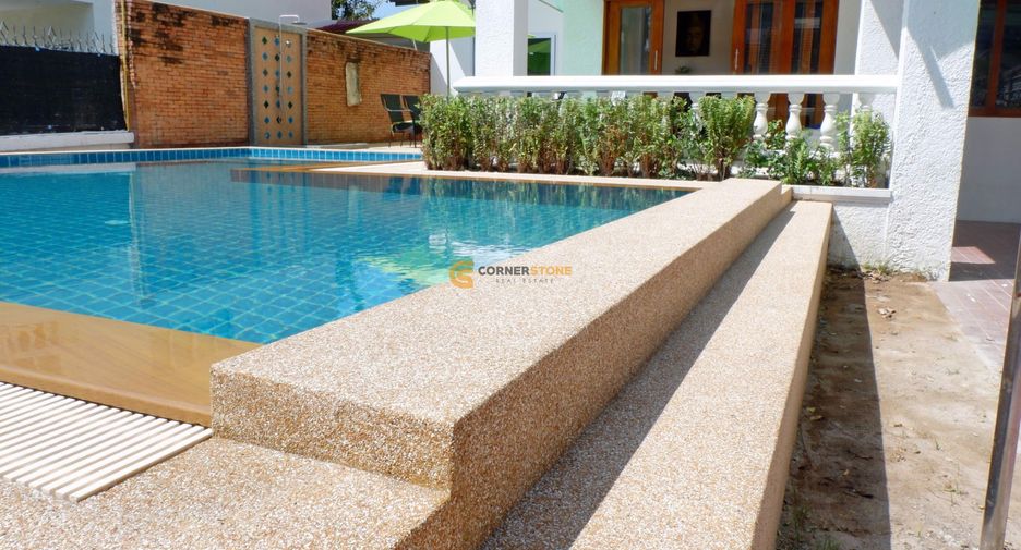 Casa en alquiler de 4 habitaciones en Jomtien, Pattaya
