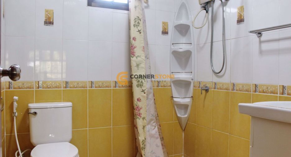For rent 4 bedrooms house in North Pattaya, Pattaya