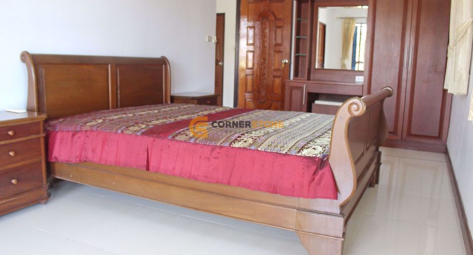 For rent 4 bedrooms house in North Pattaya, Pattaya