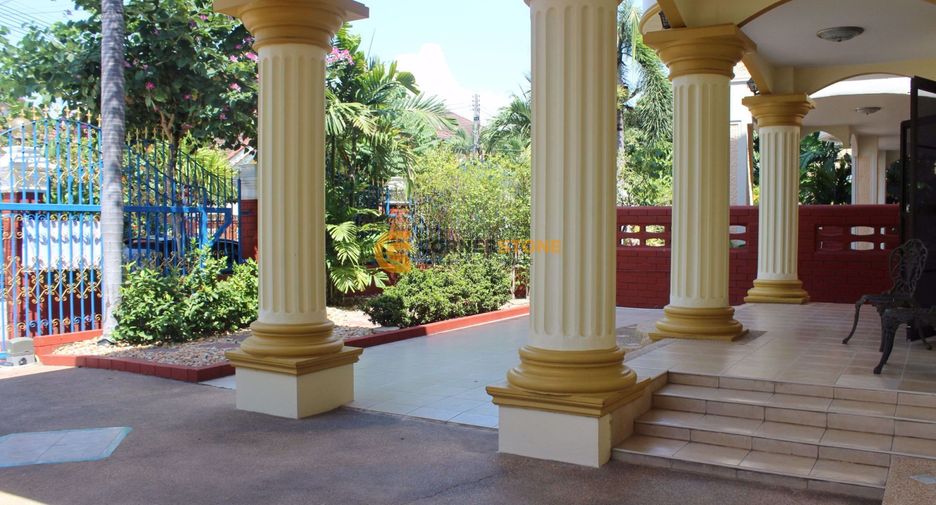 For rent 4 bedrooms house in North Pattaya, Pattaya