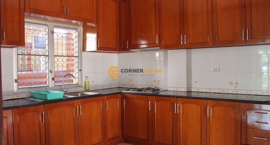 For rent 4 bedrooms house in North Pattaya, Pattaya