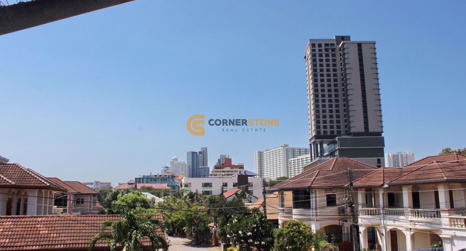 For rent 4 bedrooms house in North Pattaya, Pattaya