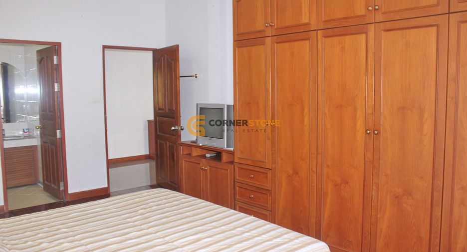 For rent 3 bedrooms house in Pratumnak, Pattaya