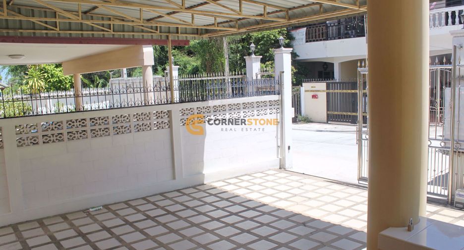 For rent 3 bedrooms house in Pratumnak, Pattaya
