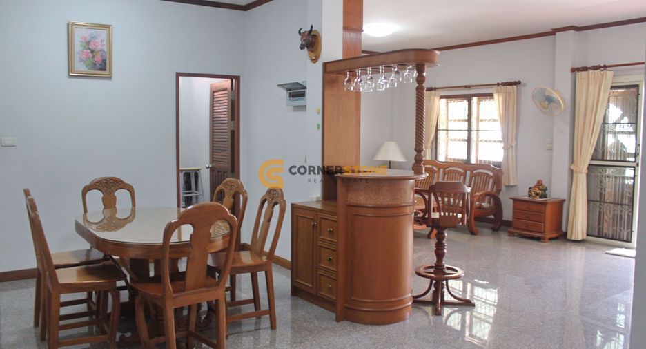 For rent 3 bedrooms house in Pratumnak, Pattaya