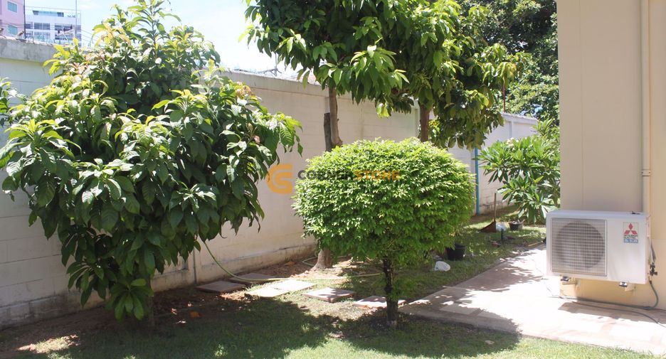 For rent 3 bedrooms house in Pratumnak, Pattaya