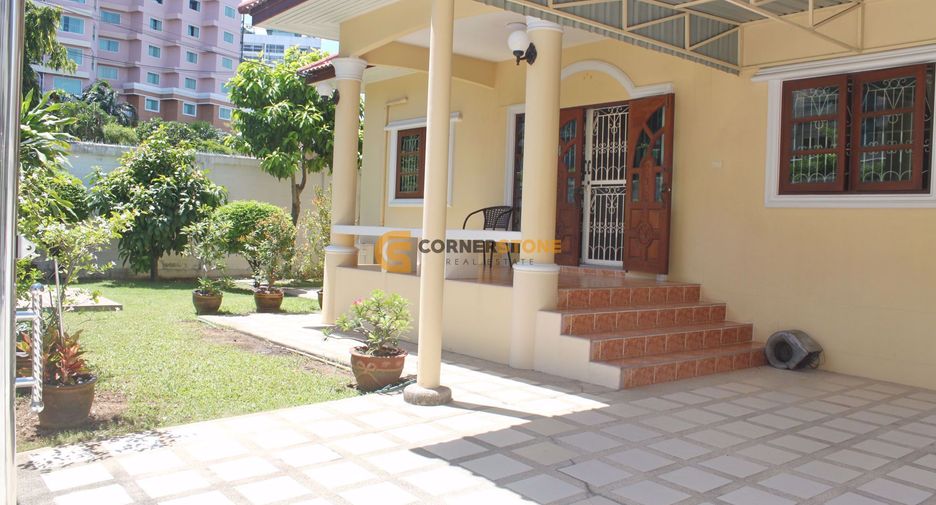 For rent 3 bedrooms house in Pratumnak, Pattaya