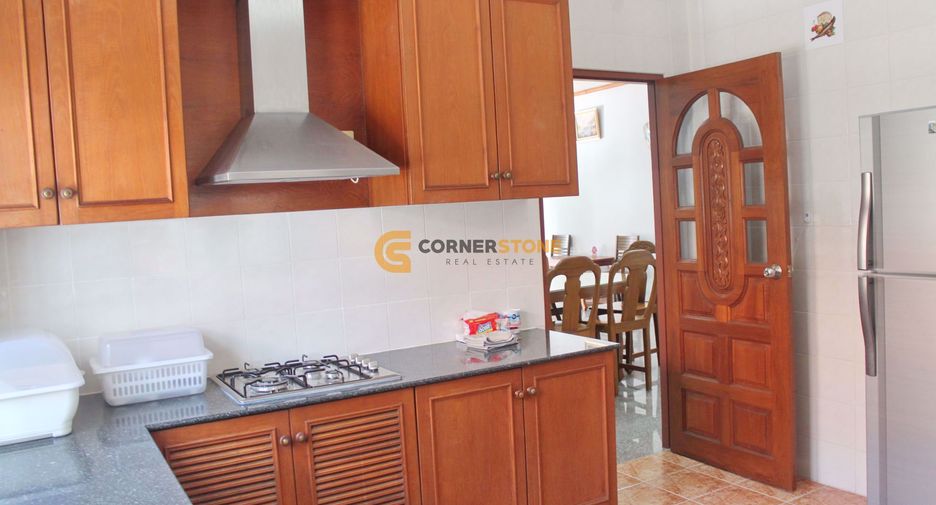 For rent 3 bedrooms house in Pratumnak, Pattaya