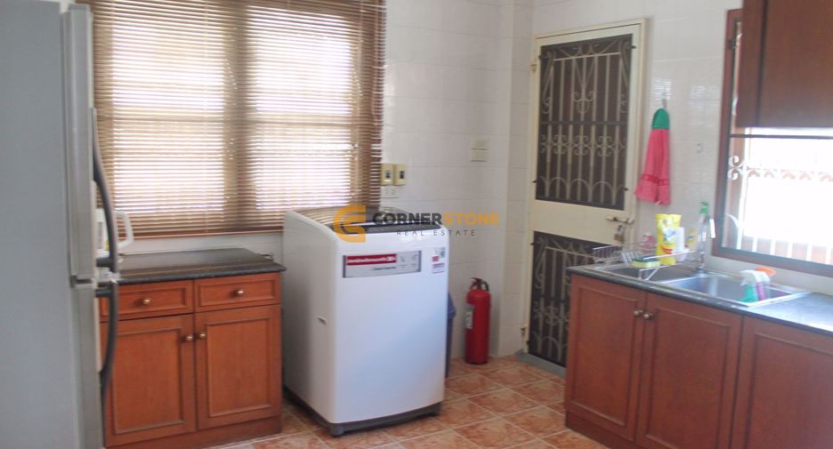 For rent 3 bedrooms house in Pratumnak, Pattaya