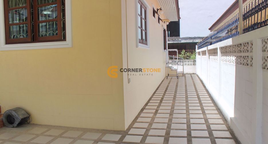 For rent 3 bedrooms house in Pratumnak, Pattaya