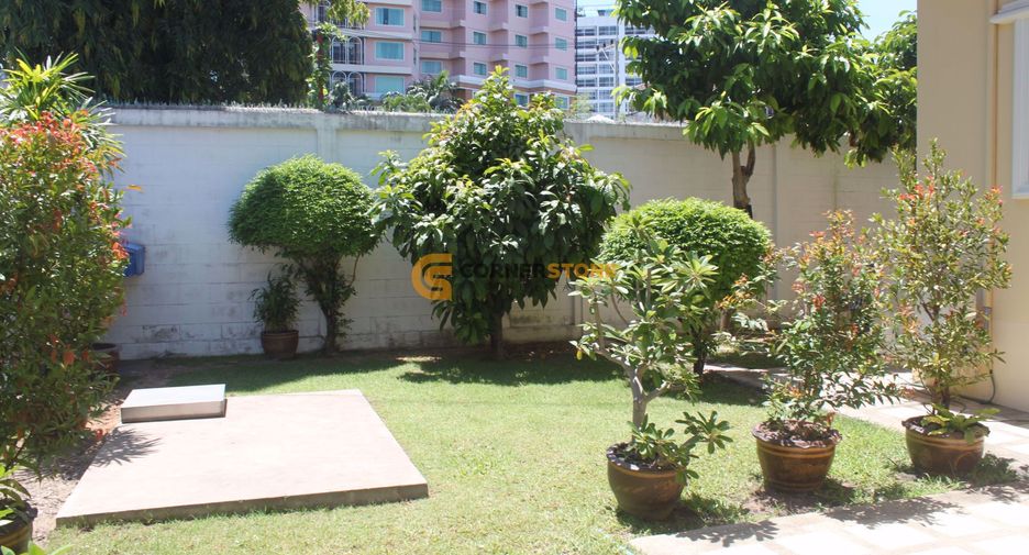 For rent 3 bedrooms house in Pratumnak, Pattaya