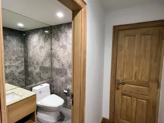 For rent 3 bedrooms apartment in Khlong Toei, Bangkok