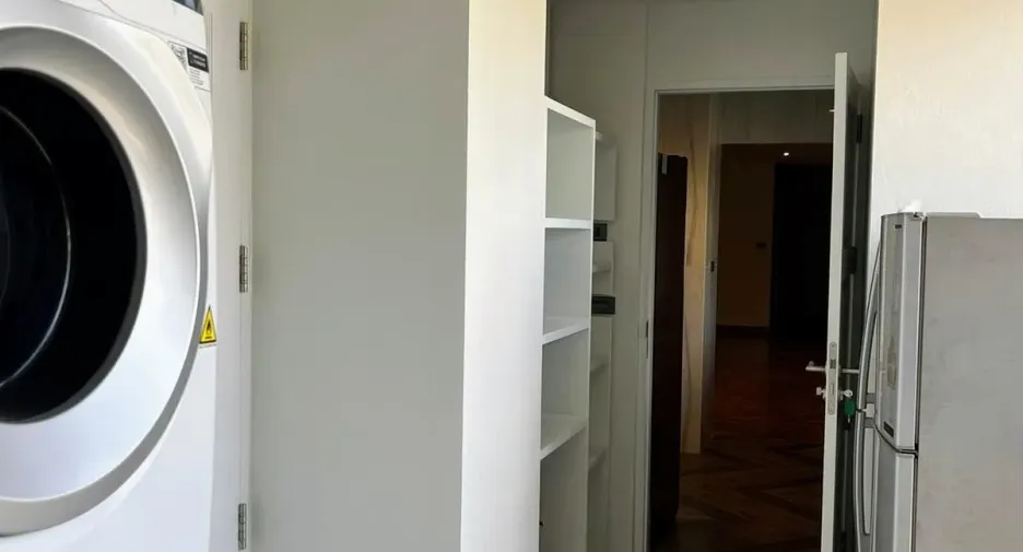 For rent 3 bedrooms apartment in Khlong Toei, Bangkok