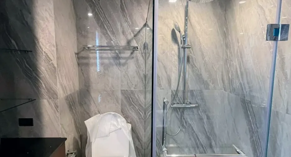 For rent 3 bedrooms apartment in Khlong Toei, Bangkok