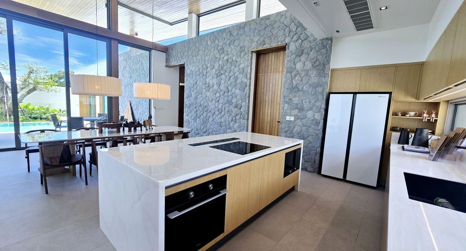 For sale 3 bedrooms villa in Thalang, Phuket