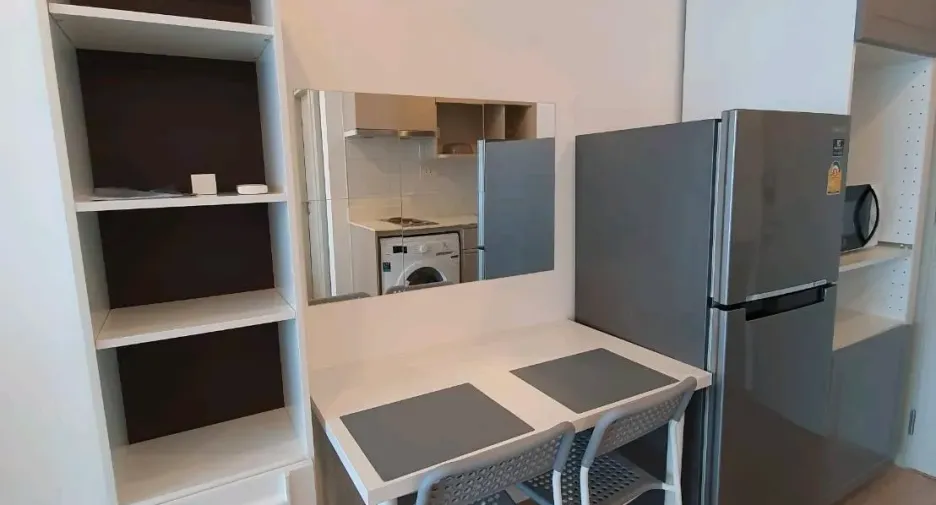 À louer et à vendre 1 chambre condo à Bang Rak, Bangkok