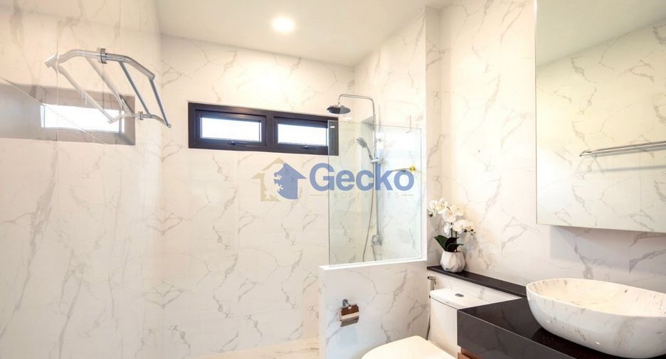 For sale 3 bedrooms house in East Pattaya, Pattaya