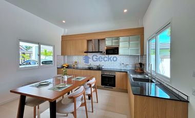 For sale 3 bedrooms house in East Pattaya, Pattaya