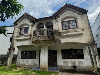Casa en venta de 4 habitaciones en Phra Khanong, Bangkok