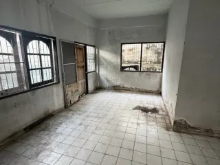 Casa en venta de 4 habitaciones en Phra Khanong, Bangkok