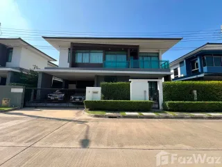 For rent 4 bedrooms house in Bang Kapi, Bangkok