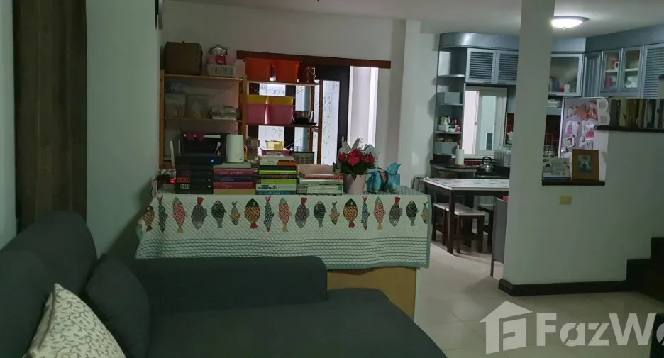 À vendre 5 chambres maison à Lat Phrao, Bangkok