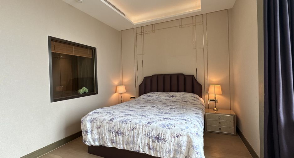 For sale 3 bedrooms condo in Khlong San, Bangkok
