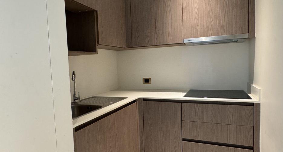 For sale 3 bedrooms condo in Khlong San, Bangkok