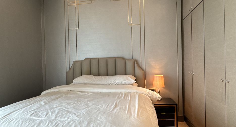 For sale 3 bedrooms condo in Khlong San, Bangkok
