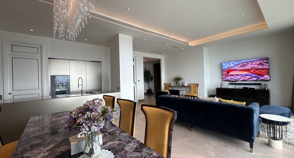 For sale 3 bedrooms condo in Khlong San, Bangkok
