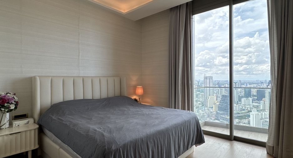 For sale 3 bedrooms condo in Khlong San, Bangkok