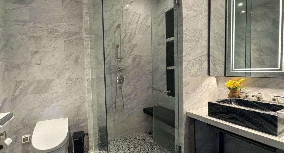 For sale 3 bedrooms condo in Khlong San, Bangkok