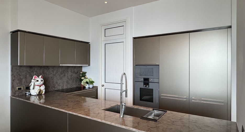 For sale 3 bedrooms condo in Khlong San, Bangkok