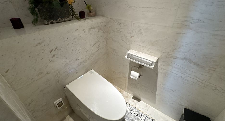 For sale 3 bedrooms condo in Khlong San, Bangkok