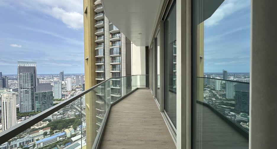 For sale 3 bedrooms condo in Khlong San, Bangkok