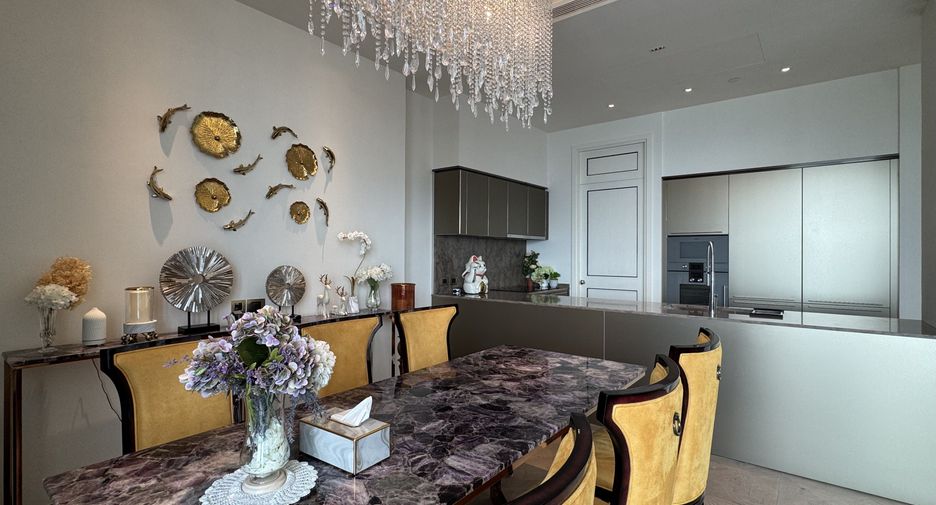 For sale 3 bedrooms condo in Khlong San, Bangkok