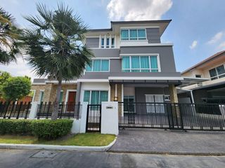 For rent 5 bedrooms house in Saphan Sung, Bangkok