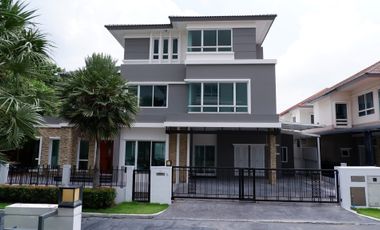For rent 5 bedrooms house in Saphan Sung, Bangkok