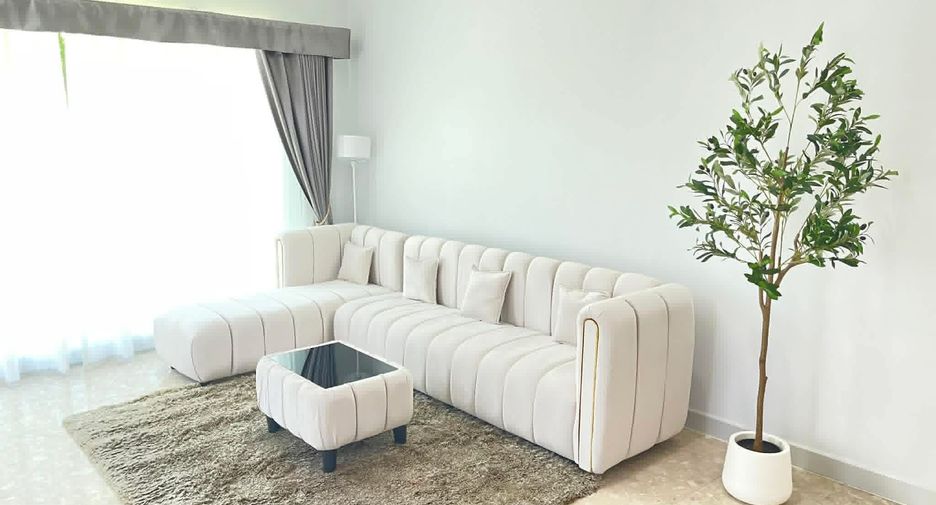 For rent 5 bedrooms house in Saphan Sung, Bangkok