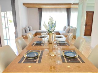 For rent 5 bedrooms house in Saphan Sung, Bangkok