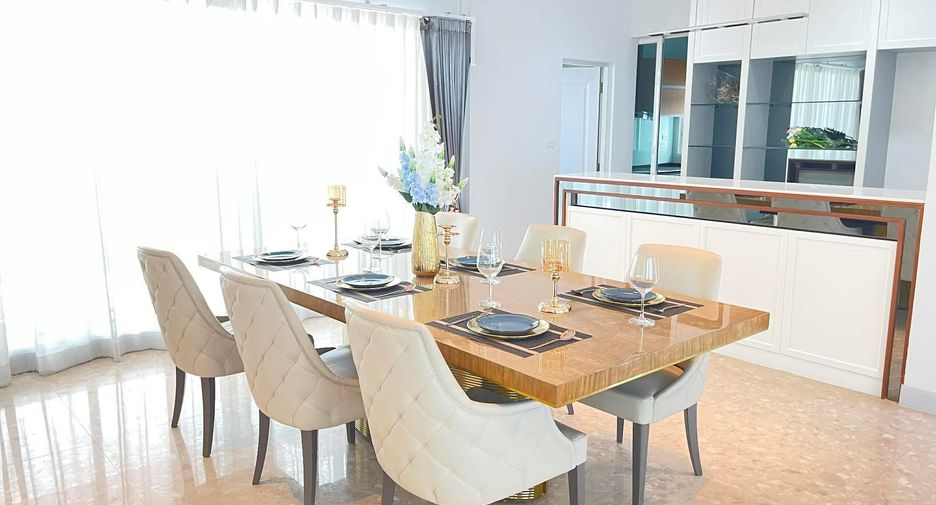 For rent 5 bedrooms house in Saphan Sung, Bangkok