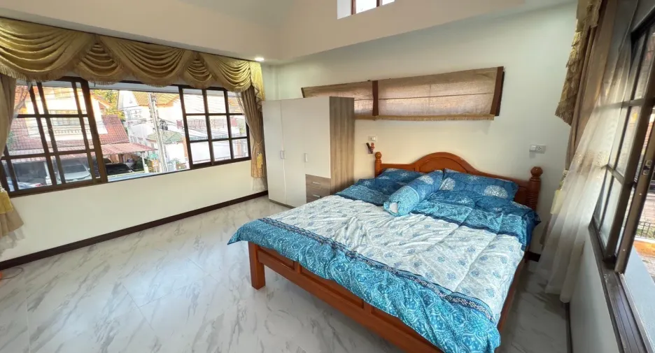 For sale and for rent 5 bedrooms house in East Pattaya, Pattaya
