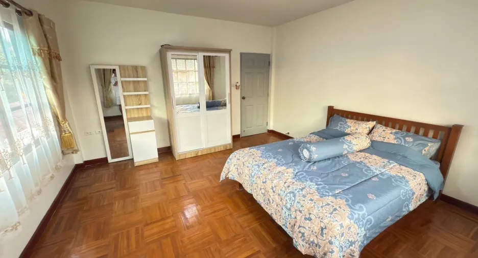 For sale and for rent 5 bedrooms house in East Pattaya, Pattaya