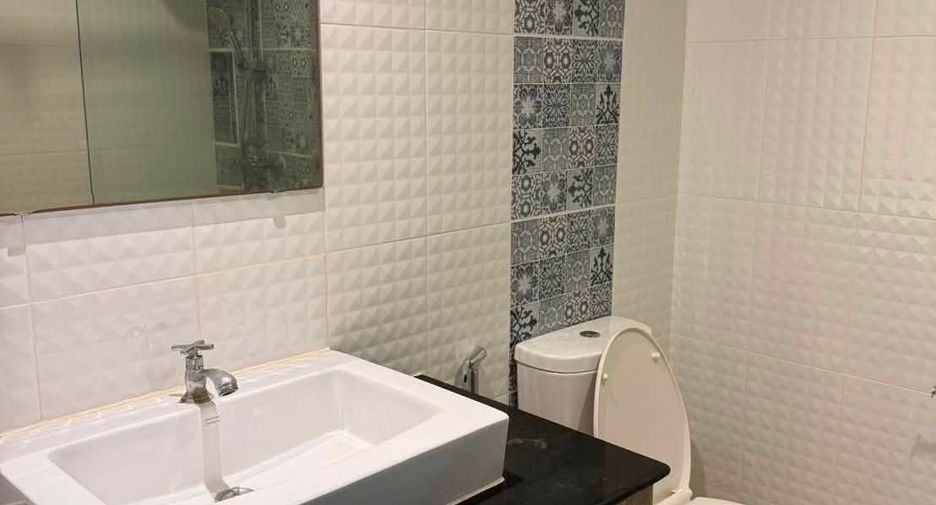 For rent 2 ベッドルーム condo in Khlong Toei, Bangkok