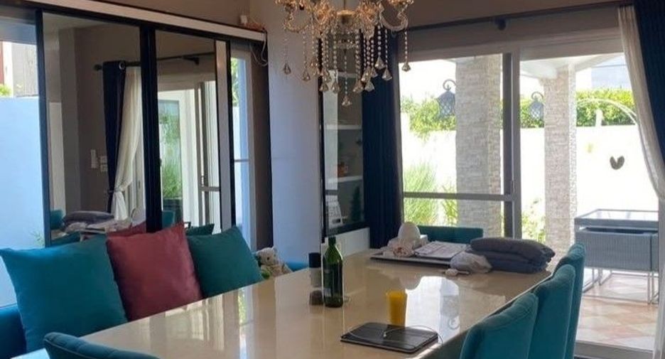 For rent 4 bedrooms house in Mueang Phuket, Phuket