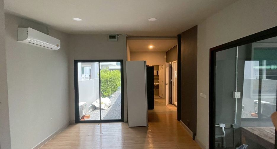 For rent 4 bedrooms house in Sai Mai, Bangkok