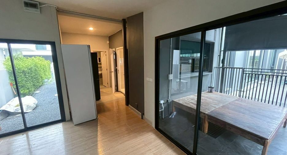 For rent 4 bedrooms house in Sai Mai, Bangkok