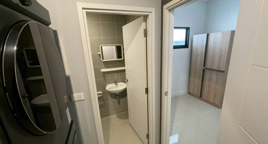 For rent 4 bedrooms house in Sai Mai, Bangkok