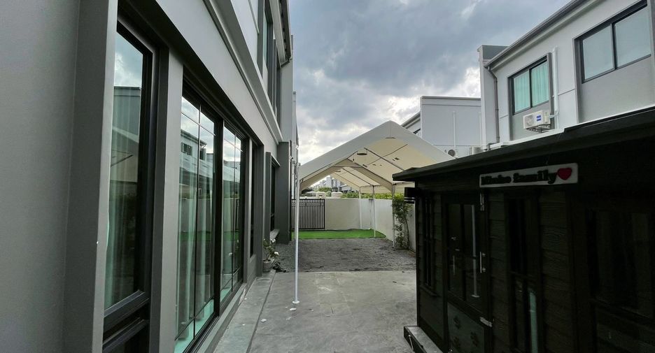 For rent 4 bedrooms house in Sai Mai, Bangkok