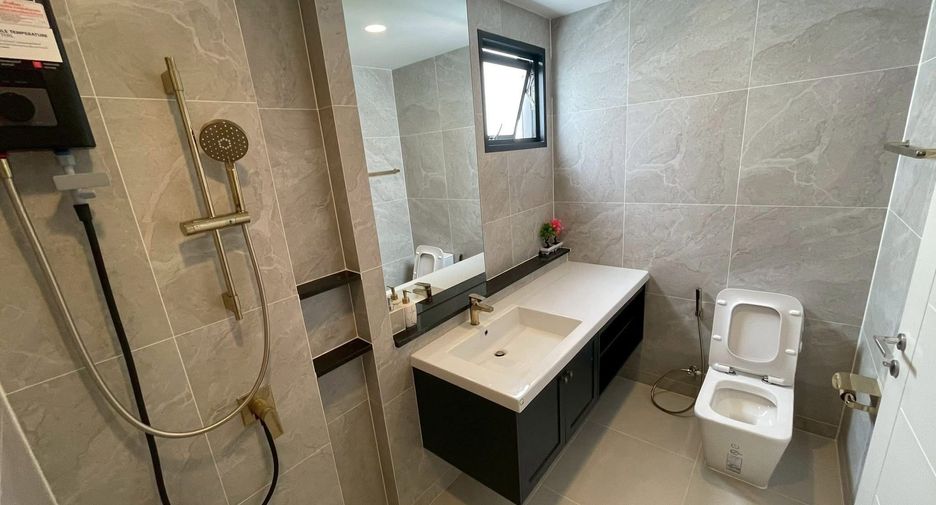 For rent 4 bedrooms house in Sai Mai, Bangkok
